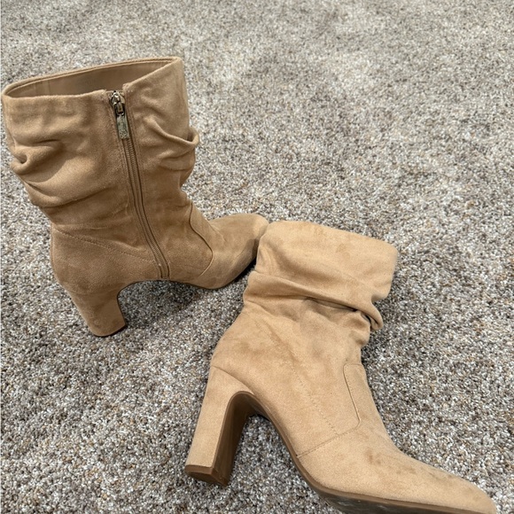 Jessica Simpson Tan Heeled Boots - Picture 3 of 6